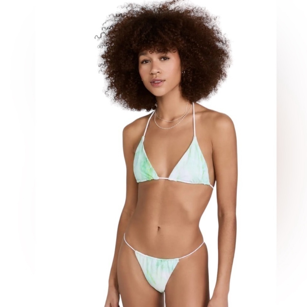 NWT Good American Matte Tiny Ties Triangle Top And Tie
Fixed Bottom Bikini